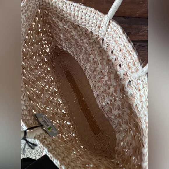 Shades and Shores one size NWT Chic Tan Woven Tote Bag - Picture 3 of 4